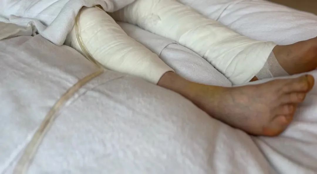 DƬ